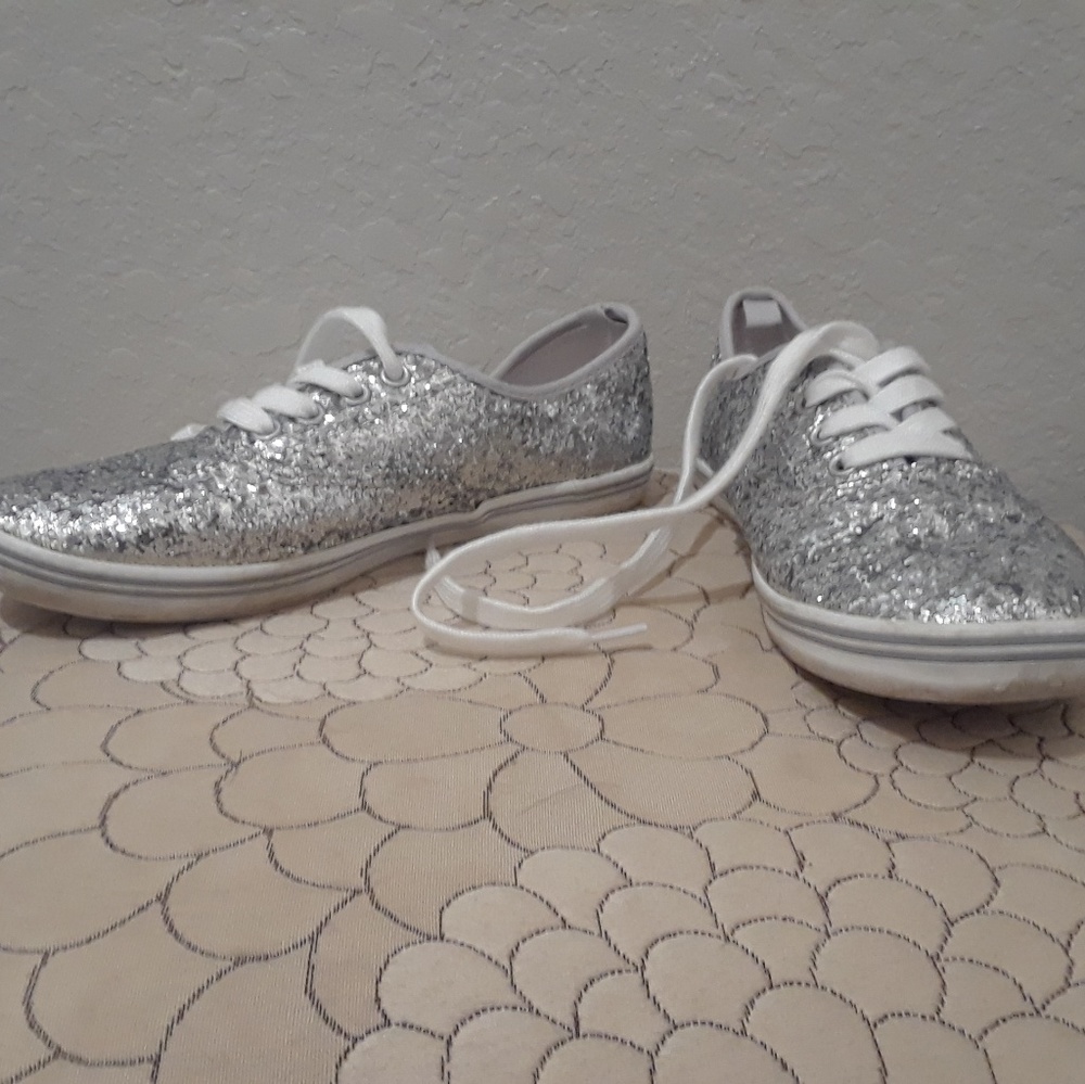 Old Navy Sparkle Shoes *Fits‎ Like Size 5.5-6*